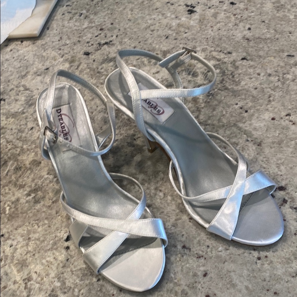 Delicacy white Sandals for Special Occasions